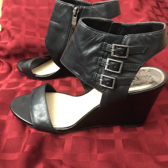 Vince Camuto wedge sandal - Picture 2 of 3